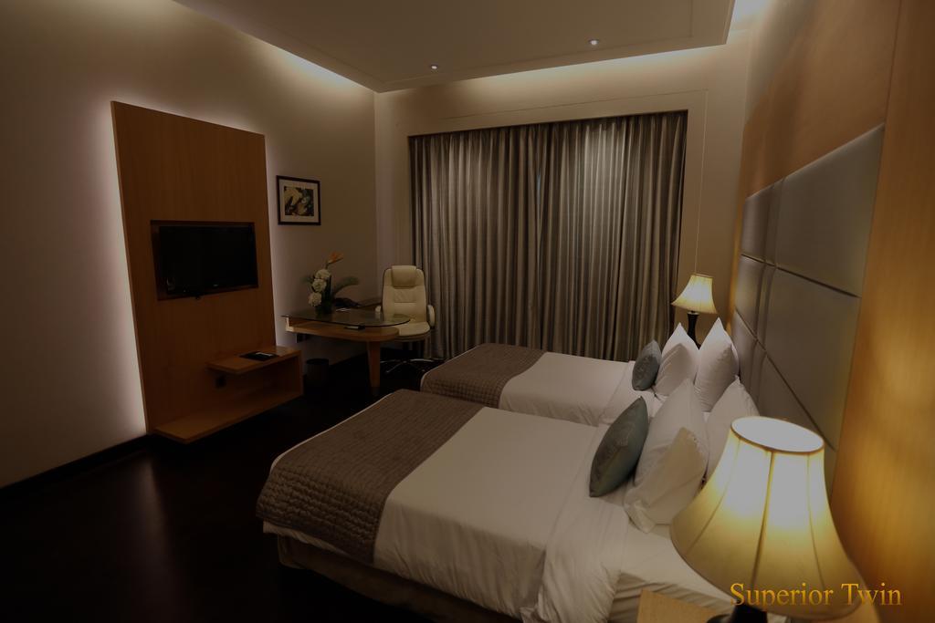 Hotel The Umrao Nowe Delhi Zewnętrze zdjęcie