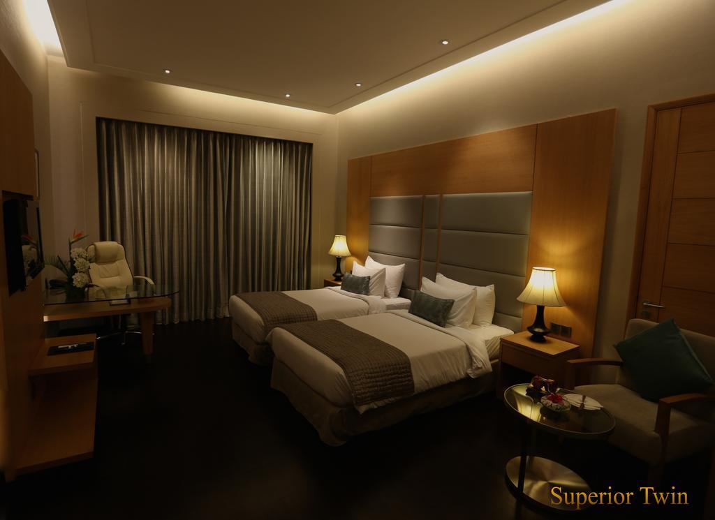 Hotel The Umrao Nowe Delhi Zewnętrze zdjęcie