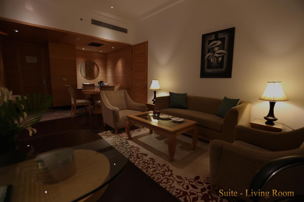 Hotel The Umrao Nowe Delhi Zewnętrze zdjęcie