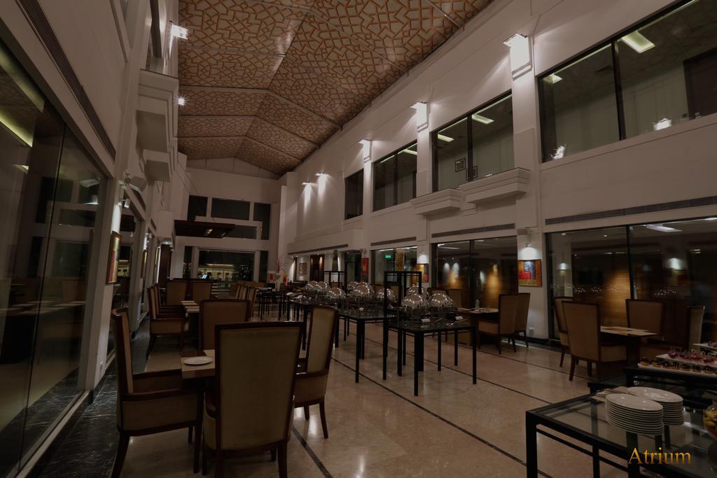Hotel The Umrao Nowe Delhi Zewnętrze zdjęcie