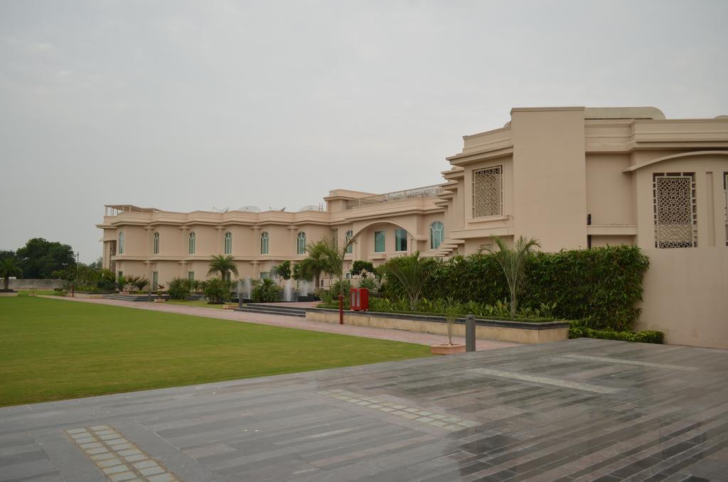 Hotel The Umrao Nowe Delhi Zewnętrze zdjęcie