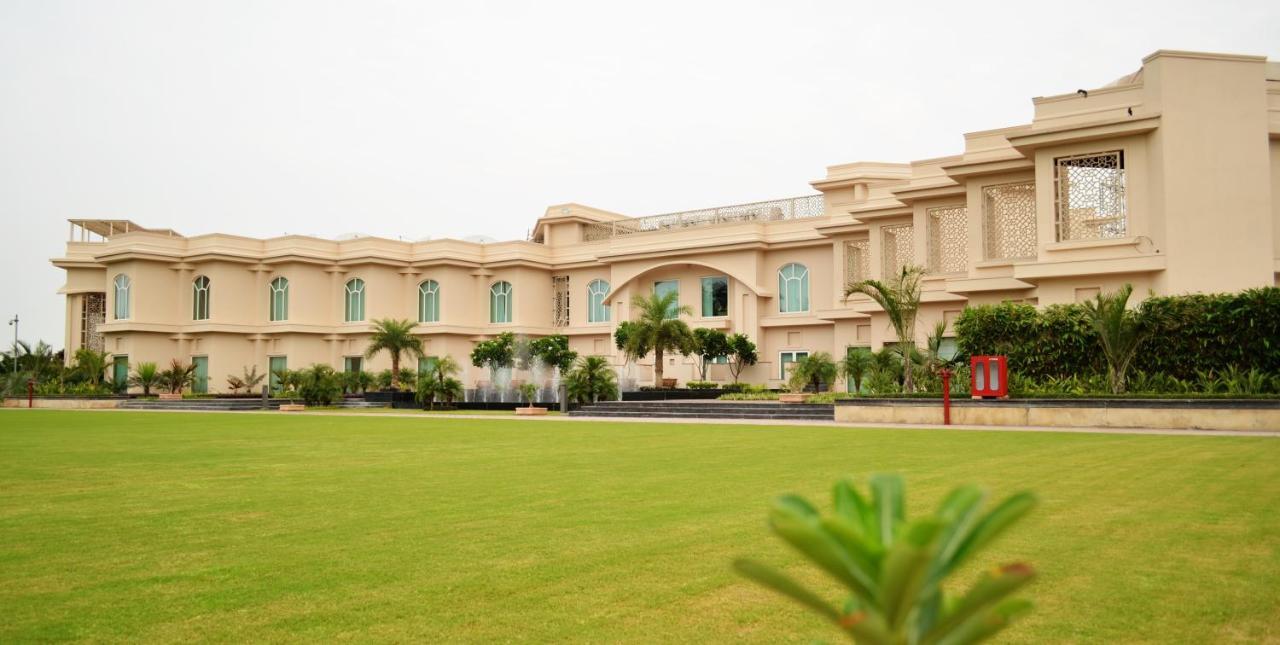 Hotel The Umrao Nowe Delhi Zewnętrze zdjęcie
